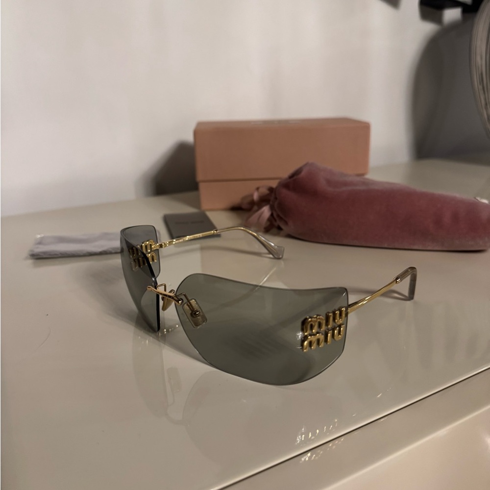 Miu Miu MU 54YS Sunglasses